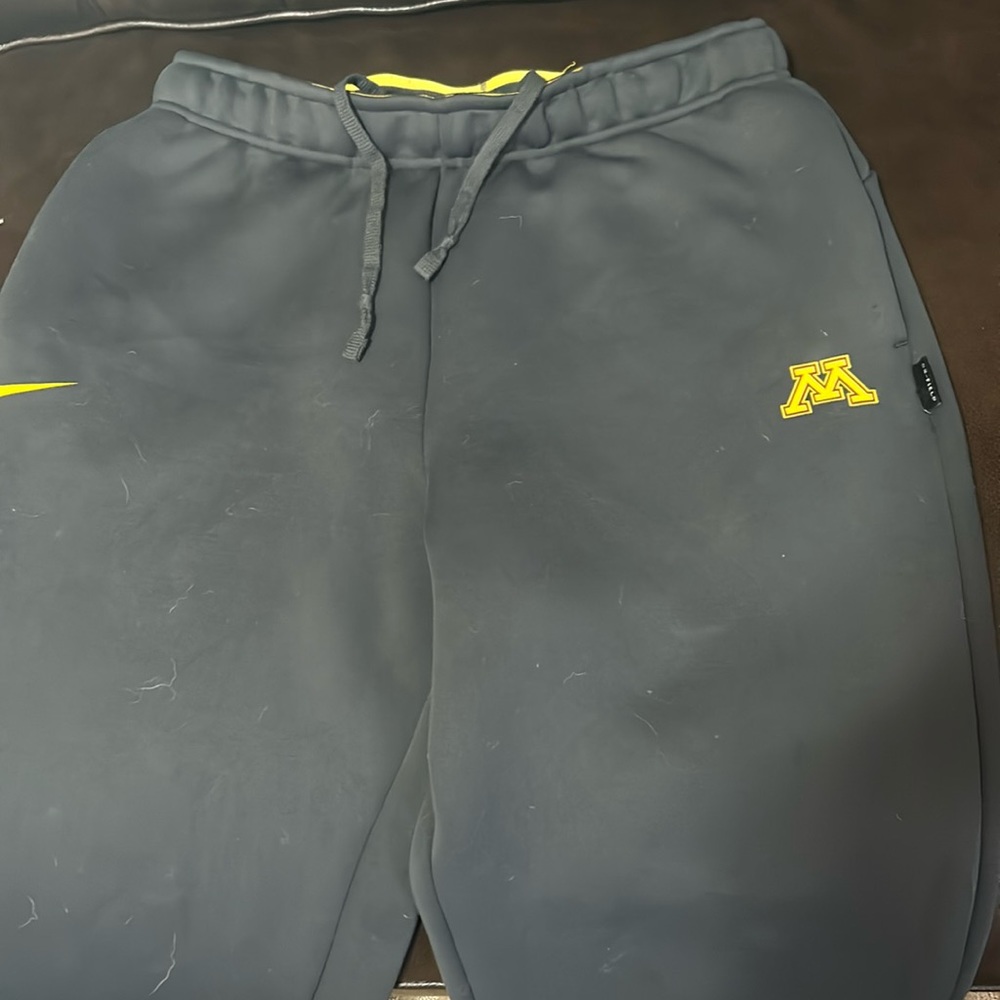 Minnesota, Golden, gophers, sweatpants, joggers, tapered, leg size small S